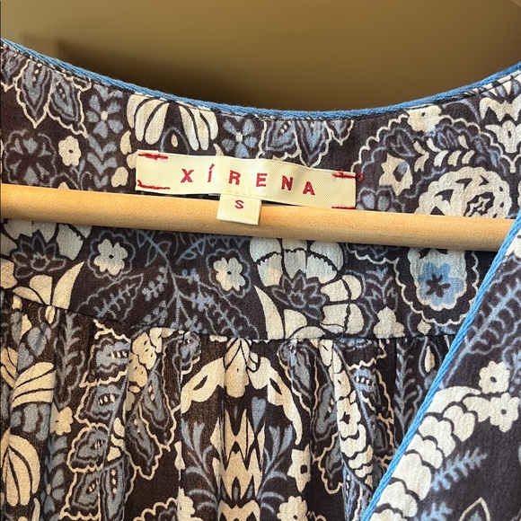 XiRENA Blue and White Patterned Midi Dress - Picture 2 of 6